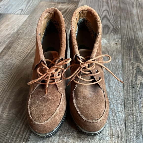 Aiden GC heeled ankle booties with slight wear tie up feature + 4” heel … - Picture 2 of 7